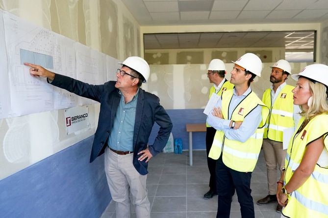 El consejero de Educación, Ciencia y Universidades, Emilio Viciana, ha destacado que la Comunidad de Madrid es una de las autonomías que 'más se ha esforzado' en aliviar a las familias la subida de los costes económicas en los últimos años, incluidos los educativos, ante la inminencia de la 'vuelta al cole'.