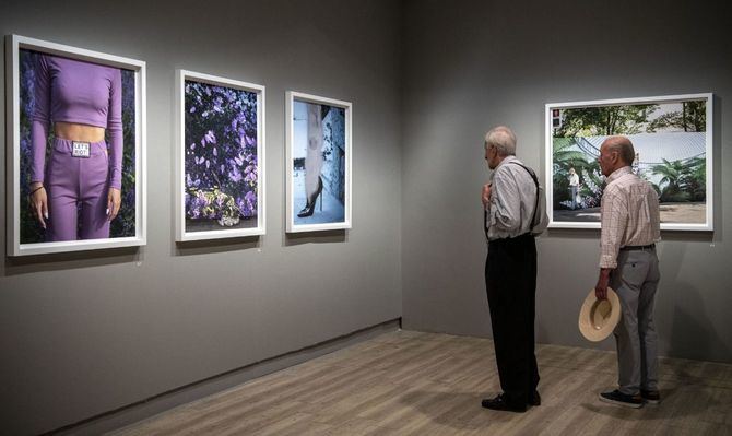 Anastasia Samoylova muestra la importancia de la fotografía en el desarrollo de las ciudades. ‘Image Cities’ es una propuesta colorista de fotografía documental sobre la fugacidad de los edificios en el tiempo.