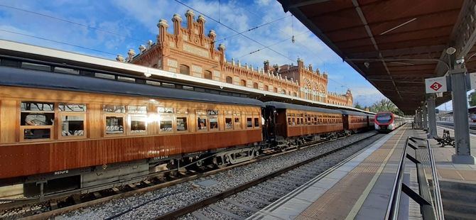 Rutas en tren histórico, todos los fines de semana, desde el sábado 16 de septiembre, con salida desde el Museo del Ferrocarril de Madrid, y diferentes rutas turísticas en Aranjuez.