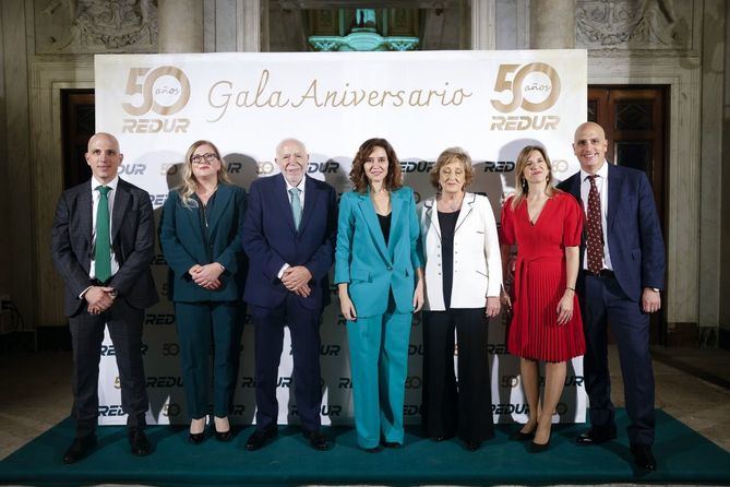 El Grupo Redur ha conmemorado su 50 aniversario con una gala, este jueves 26 de octubre. El evento ha reunido a más de 300 personas, incluyendo empleados, clientes y socios de toda Europa, en una noche que ha estado cargada de emotividad.