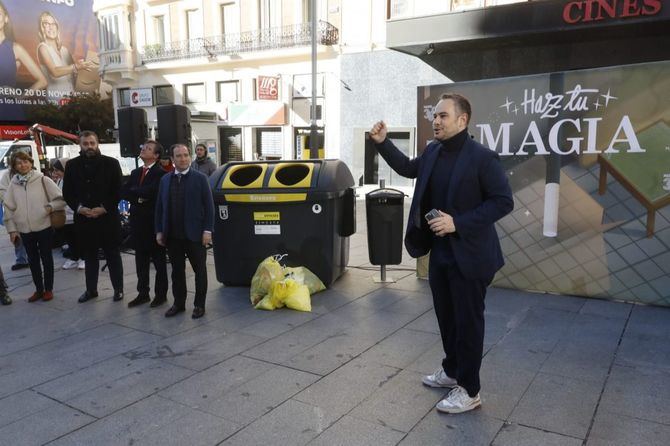 Blass ha estado acompañado por el delegado de Urbanismo, Medio Ambiente y Movilidad, Borja Carabante, y el concejal delegado de Limpieza y Zonas Verdes, José Antonio Martínez Páramo.