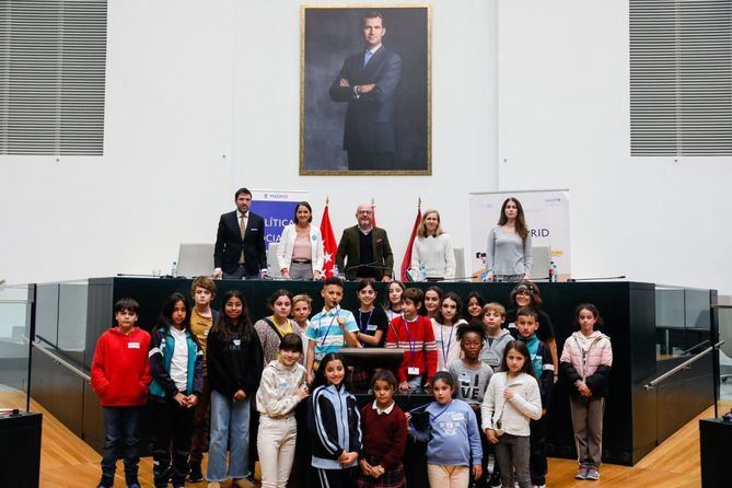 El Salón de Sesiones del Ayuntamiento de Madrid ha acogido hoy la celebración del Pleno Infantil, conmemorando así el 20 de noviembre, Día Mundial de la Infancia.