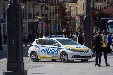 Finalizadas las obras, las plazas del aparcamiento serán 495 (445 para coches y 50 para motos) y la Policía municipal tendrá reservadas 22, para estacionar sus vehículos. Además, contará con 132 plazas de residentes para los vecinos.