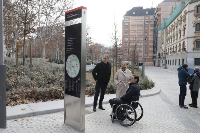 La delegada de Obras y Equipamientos, Paloma García Romero, acompañada del concejal de Moncloa-Aravaca, Borja Fanjul, ha visitado este martes las calles de Irún y de Juan Álvarez de Mendizábal, donde se están ejecutando obras.