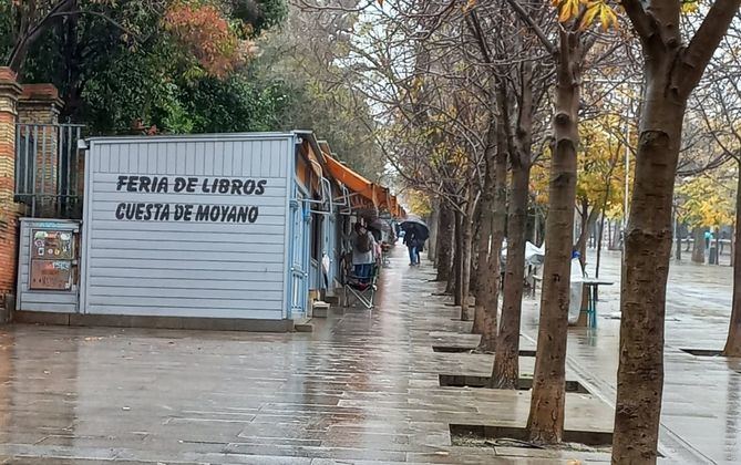 La música de dulzainas y gaitas castellanas de los grupos Magerit Dulzaina Viva y Calderón de la Barca, acompañará al santo y a los numerosos acompañantes por la calle de Atocha hasta la intersección con el paseo del Prado. Una vez allí, subirán por la cuesta de Claudio Moyano y entrarán en el parque del Retiro, por la puerta del Ángel Caído.