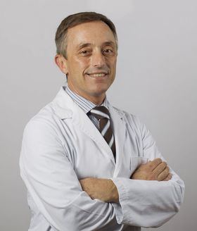 En la imagen, el Dr. Jorge López Tello, jefe de Servicio de Urología del Hospital Quirónsalud San José.