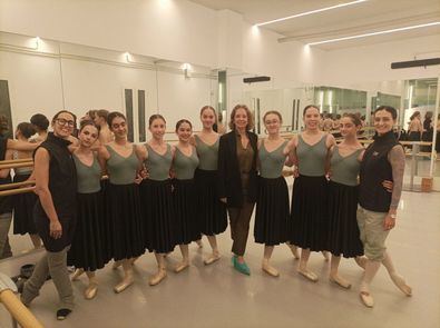 Jovenes bailarinas de Salamanca, por el mundo