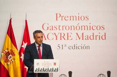 El consejero de Medio Ambiente, Agricultura e Interior, Carlos Novillo, ha clausurado este evento y entregado el premio al Mejor Producto Madrileño, que ha recaído en el queso Vega de San Martín.