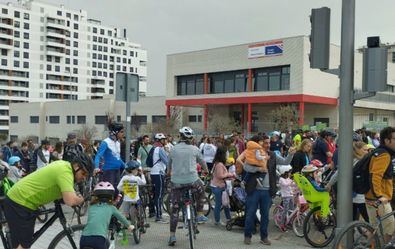'Bicicletada' en Valdebebas por la falta de 'coles'
