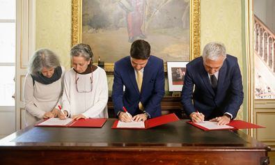 Viciana ha destacado que Teresa Berganza era 'una de las mejores cantantes madrileñas y una de las mejores cantantes de ópera del siglo XX'. Asimismo, ha asegurado que 'se va a custodiar un auténtico tesoro'.