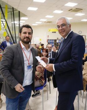 El concejal de Carabanchel, Carlos Izquierdo, ha presentado la programación, enmarcada en
Distrito 11.