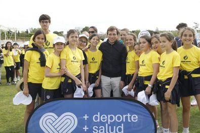 Almeida ha trasladado a los asistentes a la ceremonia inaugural su orgullo por “haber llegado hasta aquí” y por dar ejemplo de los “valores” que se transmiten con el deporte como el “esfuerzo y el trabajo en equipo”.