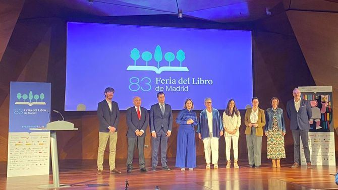 La 83ª Feria del Libro de Madrid se llevará a cabo del 31 de mayo al 16 de junio, con más de 300 actividades bajo el lema 'Entrena tu mente, lee tu cuerpo'. La feria contará con 359 casetas de expositores y se ha modernizado con la incorporación de un espacio octogonal para editoriales independientes. El presupuesto supera los 1,7 millones de euros y se espera una mayor presencia internacional. Además, se promoverá la sostenibilidad y se realizarán eventos relacionados con el deporte.