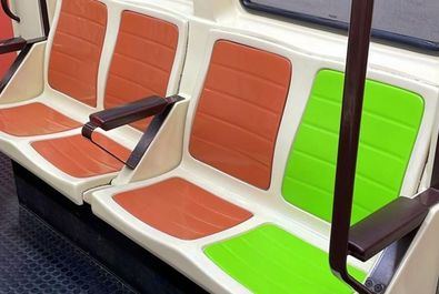 Color verde para los asientos reservados de Metro
