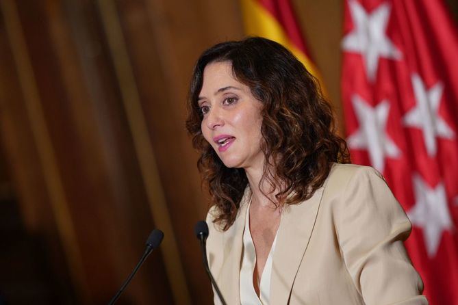 La presidenta ha desglosado, en este sentido, las principales medidas que ya se están aplicando en este ámbito para facilitar el acceso de los ciudadanos a un hogar a precio asequible y mover el mercado inmobiliario en la región, incrementando la oferta.