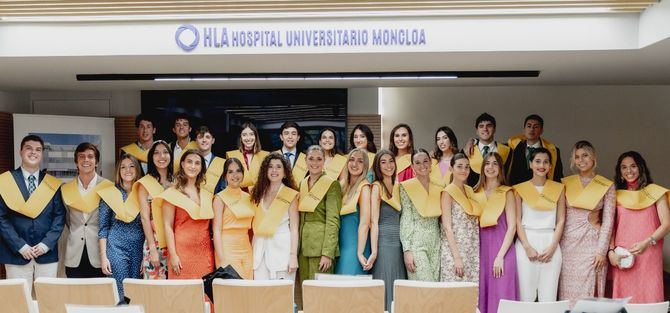 Los integrantes de la IX promoción de Medicina del hospital y de la Universidad Europea han realizado el juramento hipocrático. Durante tres años, los estudiantes recibieron formación en todas las áreas del hospital. ASISA y la Universidad Europea trabajan juntos desde 2006 en la formación de estudiantes de Medicina y Enfermería.