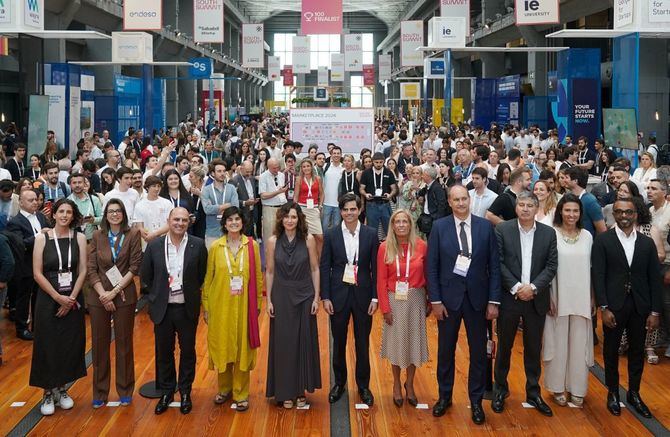 La presidenta de la Comunidad de Madrid, Isabel Díaz Ayuso, ha visitado hoy el South Summit 2024, cita internacional que se celebra en la capital para conectar a startups, inversores, corporaciones e instituciones.