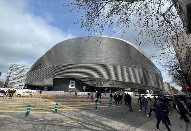 Un total de 25 propuestas gastronómicas se repartirán a lo largo de los 3.000 metros cuadrados de un espacio localizado bajo la grada de Tribuna del remodelado estadio del Real Madrid.