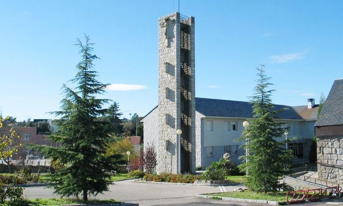 La iglesia inicialmente se llamó Nuestra Señora del Rosario y, en 1950, se transformó en parroquia con el nombre de San Ignacio de Loyola.