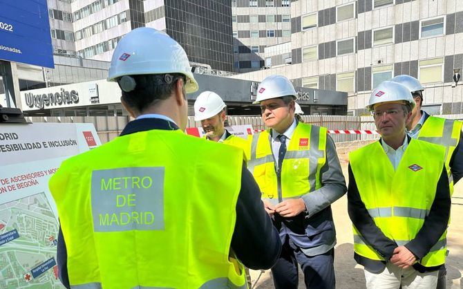 La Comunidad de Madrid ha ejecutado ya el 60% de las obras de modernización y accesibilidad de la estación de Metro de Begoña (línea 10), según ha explicado el consejero de Vivienda, Transportes e Infraestructuras, Jorge Rodrigo, tras la visita que ha realizado este viernes a esta actuación.