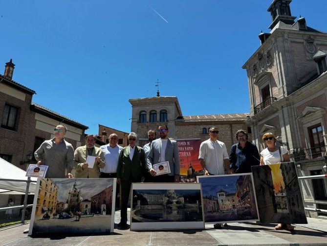 El primer premio, dotado con 2.000 euros y Medalla de Honor de la AEPE, ha recaído en la obra de Pablo Rubén López Sanz. El segundo clasificado ha sido Gabriel Andreii, dotado con 1.500 euros y diploma de honor de la AEPE y el tercer premio ha sido para Mª Victoria Moreno Boyano, dotado con 1.000 euros.