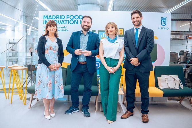 En consonancia con el compromiso del Ayuntamiento y de Sodexo por el emprendimiento, el acuerdo ha sido expuesto por el concejal del Área Delegada de Innovación y Emprendimiento del Ayuntamiento de Madrid, Ángel Niño, y por Carina Cabezas, directora general de Sodexo, y Daniel Lois, director de Sostenibilidad y RSC.