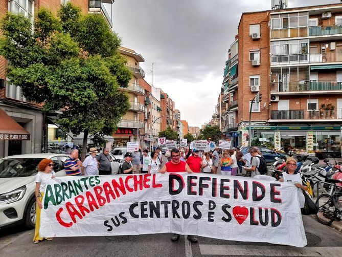 Este espacio ciudadano, del que forman parte un centenar de asociaciones y colectivos vecinales, lanzó hace medio año la campaña 'Reclama', orientada a sensibilizar y concienciar a la ciudadanía del derecho que tiene a reclamar para mejorar una Sanidad Pública madrileña.