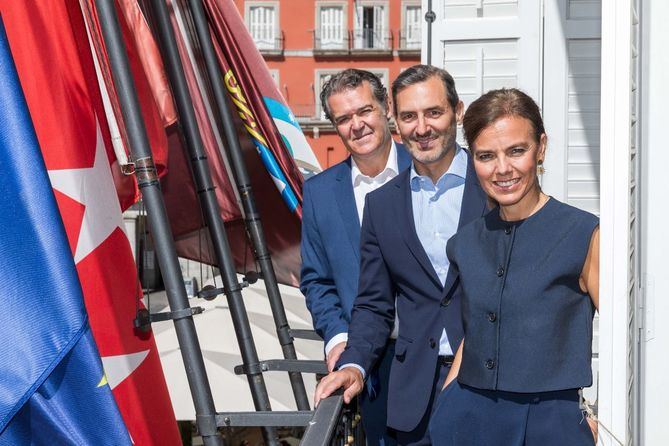 La delegada de Turismo, Almudena Maíllo, encargada de firmar el convenio junto al presidente de Madrid Enoturismo, Antonio Reguilón, ha recordado que Madrid es la única capital europea que cuenta con una Denominación de Origen propia –Vinos de Madrid–, y ha destacado la apuesta del Ayuntamiento por 'seguir ampliando y diversificando las experiencias de interés para el visitante'.