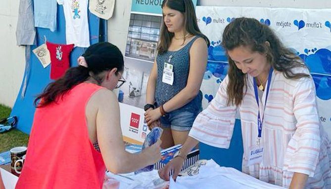 Durante la jornada, se recaudarán fondos para los servicios de atención y rehabilitación de la FEMM, así como para apoyar la investigación, mediante el 'merchandising' solidario diseñado por Katuki Saguyaki.