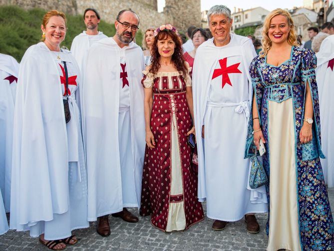 Una de las citas imprescindibles durante estos días es con el Atelier de Olga Barredo Blanco, un espacio único de confección artesanal de trajes medievales y de época a medida, la artesanía es un estilo de vida.