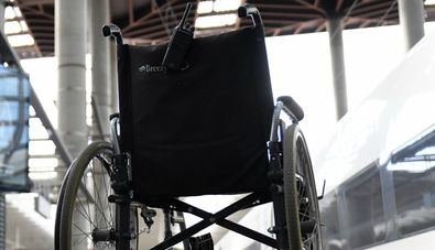 Nuevo Punto de Encuentro del servicio Acerca de asistencia a personas con discapacidad o movilidad reducida en el vestíbulo Central, que coexistirá con el ubicado en la plaza de la entrada al vestíbulo Principal.