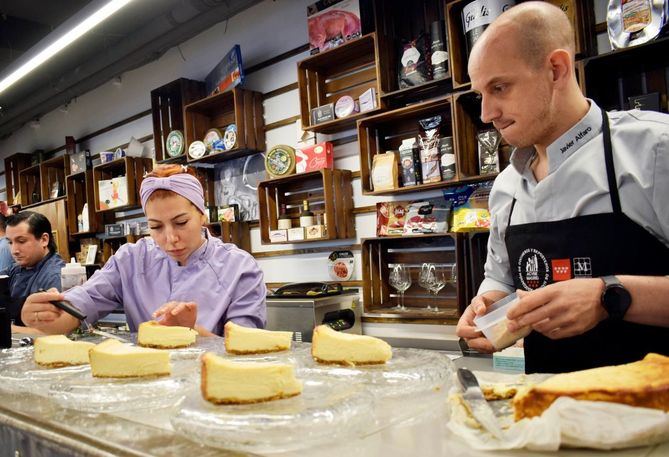 La tarta ganadora se elabora con queso puro de oveja curado de Campo Real con sello M de Madrid Calidad. 