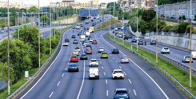 Durante el mes de agosto, la DGT prevé que se produzcan 9.787.091 movimientos por carretera dentro de la región de Madrid. Además, a nivel nacional, se estima en 3.100.000 los desplazamientos por carretera previstos durante los próximos dos días, mientras en agosto serán 48.324.000 movimientos.