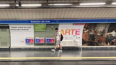 Metro señaliza la ruta a puntos culturales