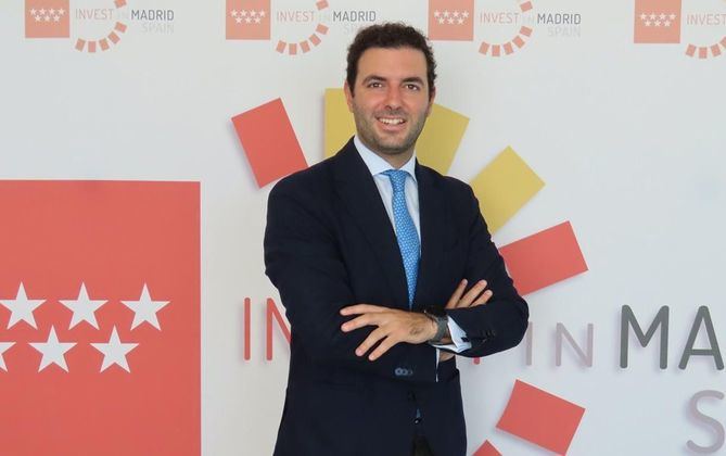 Luis Socías, director de la oficina regional para la promoción y atracción de la inversión extranjera en la Comunidad de Madrid –Invest in Madrid–, ha explicado en una entrevista que Madrid está recibiendo inversores de todos los sectores, en especial de aquellos vinculados con la industria de alto valor añadido, como pharma y biotecnología, logística y movilidad, digitalización e Inteligencia Artificial (IA), aeroespacial, defensa y centros de datos.