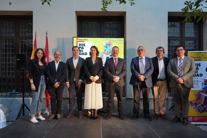 El consejero de Cultura, Turismo y Deporte, Mariano de Paco Serrano, que ha acompañado a De la Parra en el acto, ha destacado la importante trayectoria internacional de la nueva responsable de la ORCAM, quien ha dirigido algunas de las orquestas más renombradas del mundo.