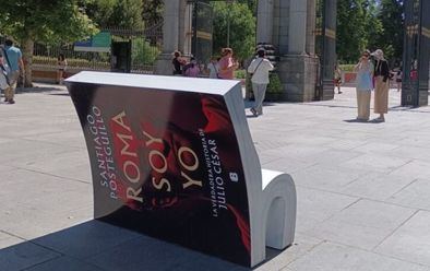 La campaña se engloba en la plataforma municipal Todo está en Madrid y, en apenas dos ediciones, 'Siéntate a Leer' se ha convertido en una campaña multipremiada.