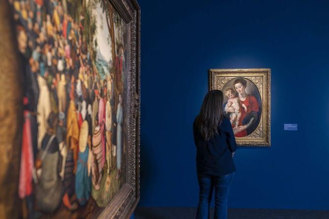 La exposición 'Setenta grandes maestros' de la Colección Pérez Simón, que acoge CentroCentro, ha recibido más de 45.000 visitantes desde su apertura, el pasado 20 de septiembre.