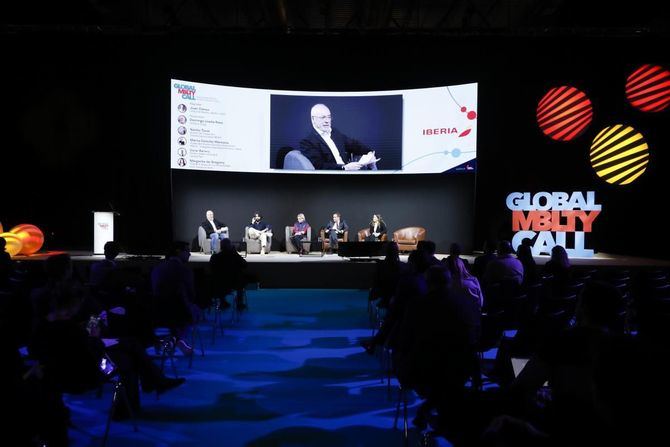 Durante tres jornadas, este evento centrado en la movilidad sostenible, desarrollado en un formato de congreso y exposición, ha reunido a unos 450 líderes de opinión e influyentes personalidades nacionales e internacionales.