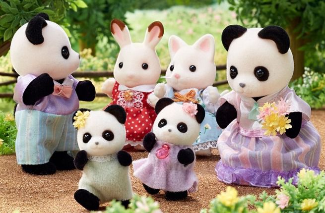 Desde los peluches y las muñecas como Barbie y Nancy, hasta las figuras de Star Wars y las Sylvanian Families: están disponibles en sus tiendas tanto las nuevas propuestas de las colecciones más emblemáticas de varias generaciones, como las colecciones de juguetes más novedosas.