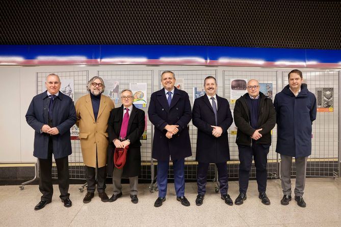 Esta campaña del Gobierno regional, que se enmarca en el Plan de Fomento de la Lectura, parte de la Asociación de Editores de Madrid (AEM) y se realiza en colaboración con el Consorcio Regional de Transportes, Metro y el Centro Español de Derechos Reprográficos (CEDRO).