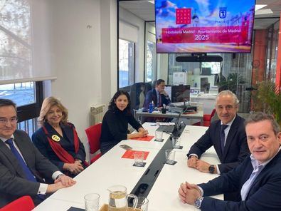 Hidalgo visita las oficinas de Hostelería Madrid