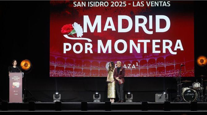 La presidenta de la Comunidad de Madrid, Isabel Díaz Ayuso, ha participado hoy en la gala de presentación de la Feria de San Isidro 2025, celebrada en la Plaza de Toros de Las Ventas, donde ha asegurado que defender la fiesta de los toros es 'defender nuestro patrimonio natural y cultural, una forma de vida, una industria con muchos empleos detrás”.