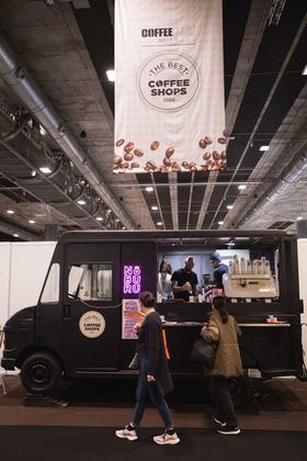 CoffeeFest está promovido por Neodrinks y cuenta con el apoyo del Ayuntamiento de Madrid, así como de Central Lechera Asturiana y De’Longhi. 