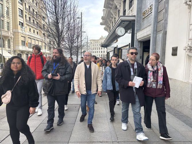 El programa acerca la cultura y las tradiciones de la capital a jóvenes de entre 14 y 30 años, fortaleciendo su sentido de pertenencia y conexión con la ciudad.