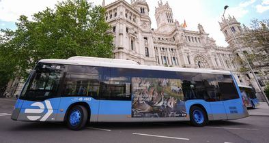 Obras representativas de cada museo salen a la calle para animar a los madrileños y visitantes a disfrutar del Día Internacional de los Museos, que se celebra el 18 de mayo, con la colaboración del Museo del Prado, Museo Reina Sofia, Museo Thyssen-Bornemisza y Museo de Historia de Madrid.
