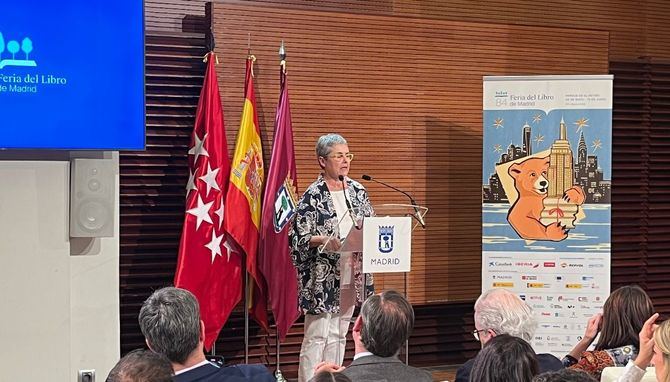 La directora de la Feria, Eva Orúe, ha desgranado los principales hitos de esta edición, marcada la sostenibilidad, la apertura a nuevas voces que escriben en español desde el otro lado del Atlántico y el fortalecimiento de su dimensión iberoamericana. 