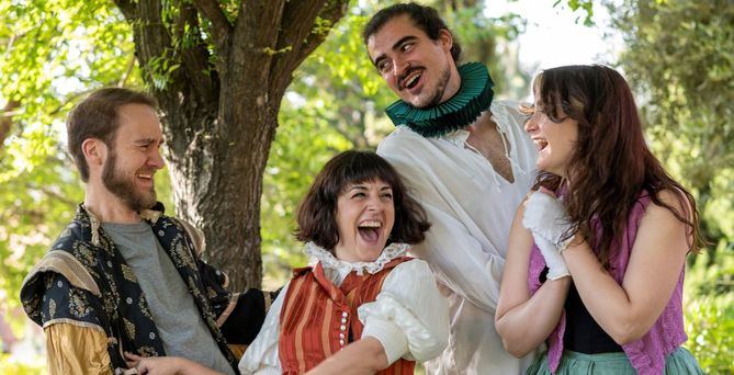 Incluye conferencias teatralizadas, piezas cortas de títeres y hologramas en directo y recreación histórica de combates de gladiadores, entre otras.