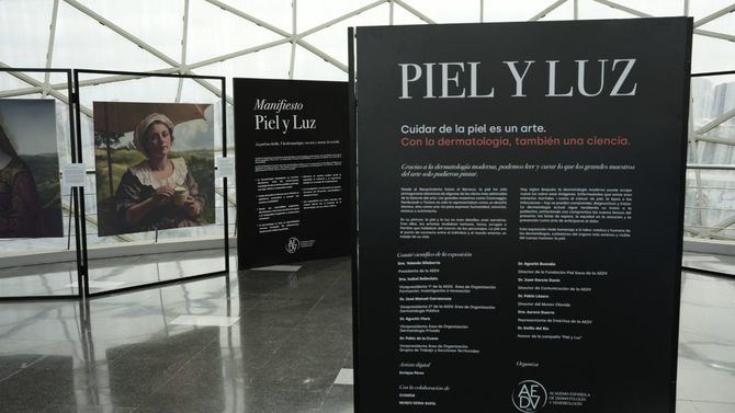 Diez obras creadas con IA reviven el arte clásico para transmitir los mensajes clave
de la salud cutánea.