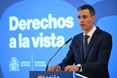 El presidente del Gobierno durante su intervención tras visitar la sede del Consejo General de Colegios de Ópticos-Optometristas en Madrid.